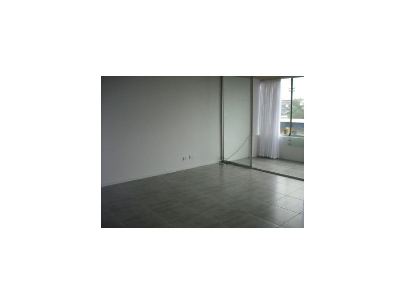 2/21 Dixon Street, Coolangatta QLD 4225