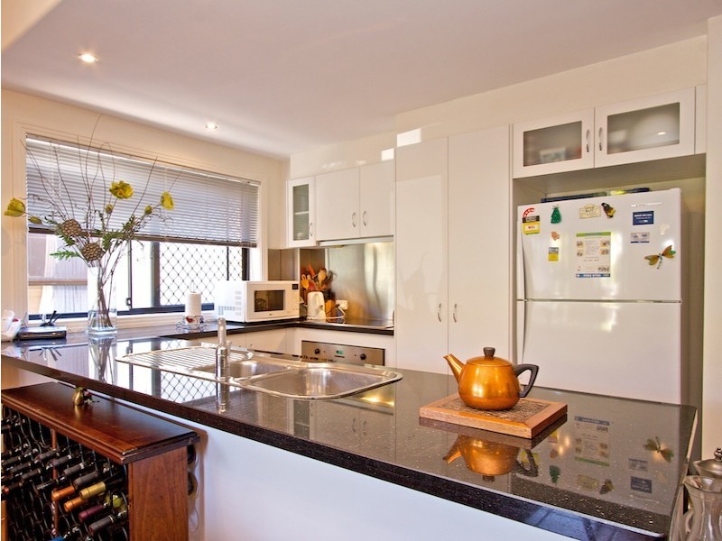 CASA COLINA Unit 1 – 38 Tweed St, Coolangatta QLD 4225