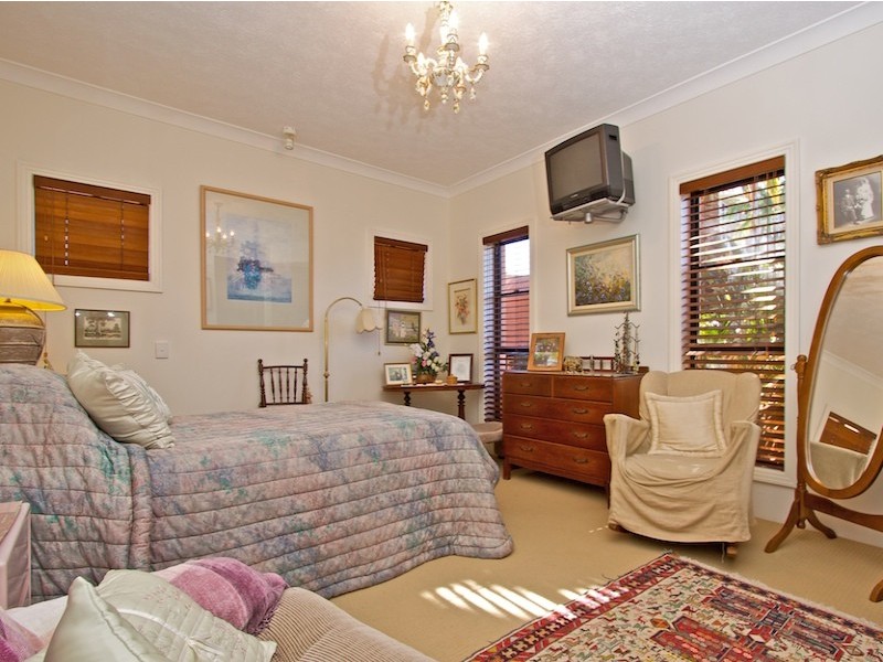 CASA COLINA Unit 1 – 38 Tweed St, Coolangatta QLD 4225