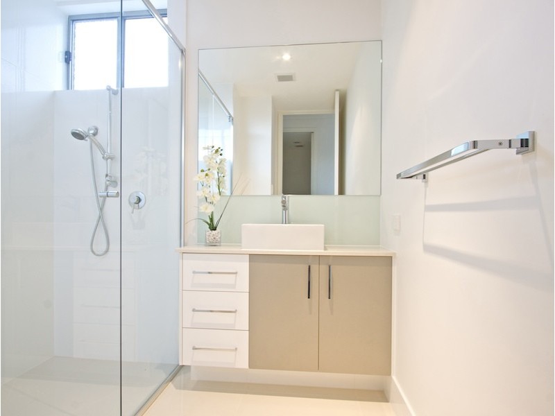 10 Tallebudgera Drive, Palm Beach QLD 4221