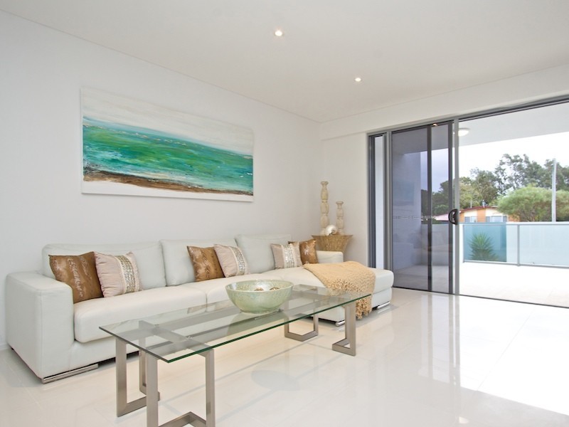 10 Tallebudgera Drive, Palm Beach QLD 4221