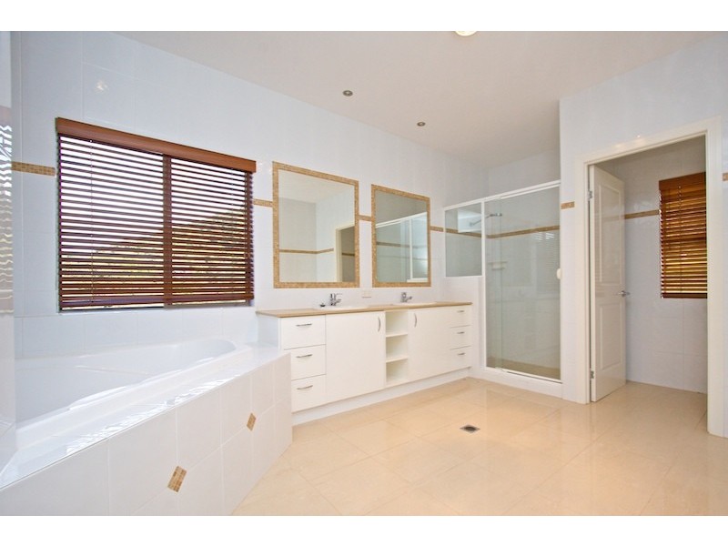 657 Tallebudgera Creek Road, Tallebudgera Valley QLD 4228