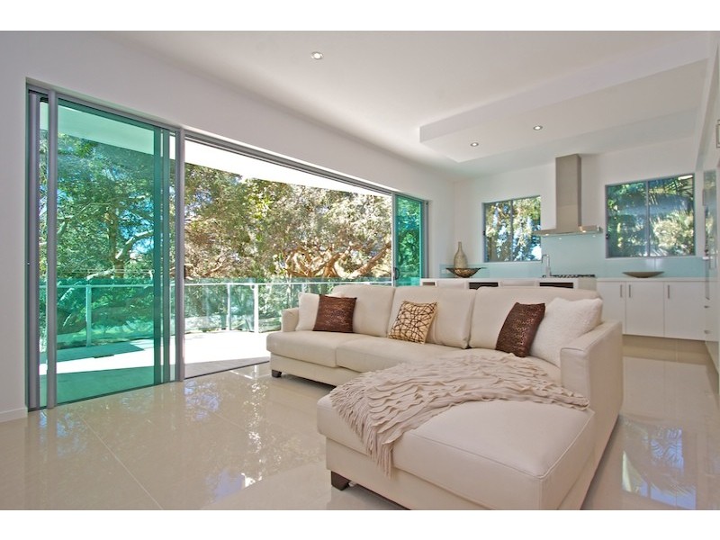 Unit 2 9 South Street, Kirra QLD 4225