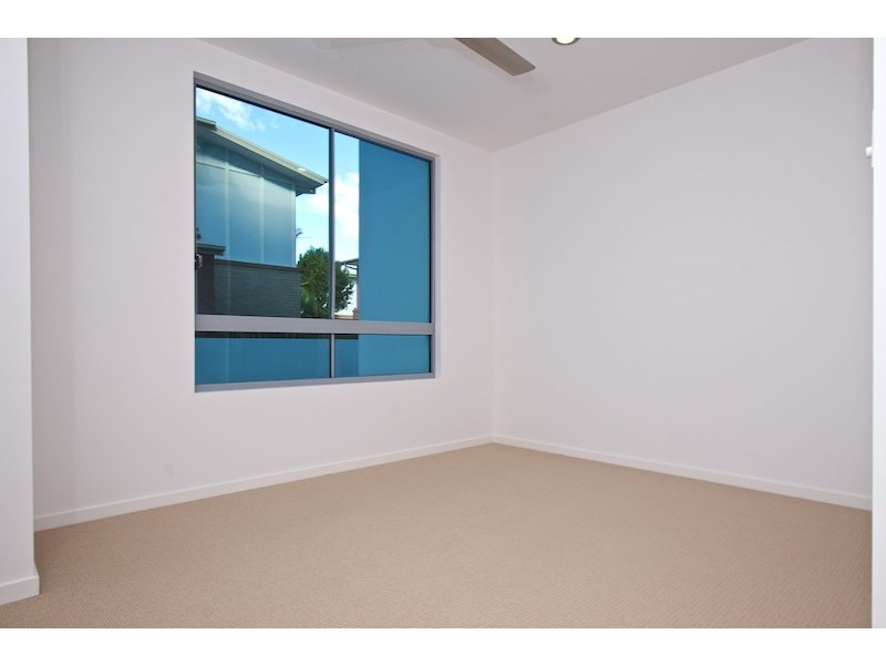 Unit 2 9 South Street, Kirra QLD 4225