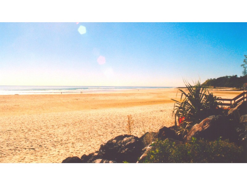 UNIT 2 5 DOUGLAS STREET, Kirra QLD 4225