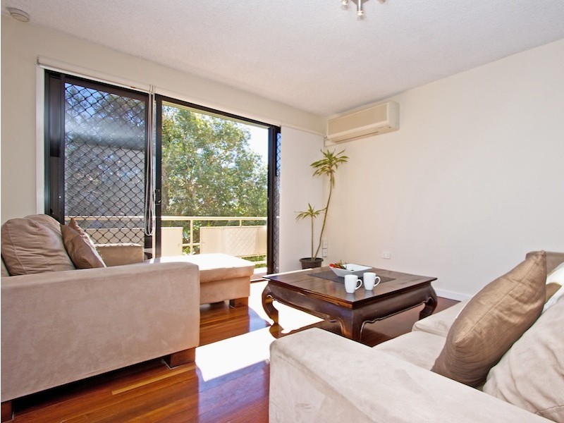 8/7 Coolangatta Rd, Kirra QLD 4225