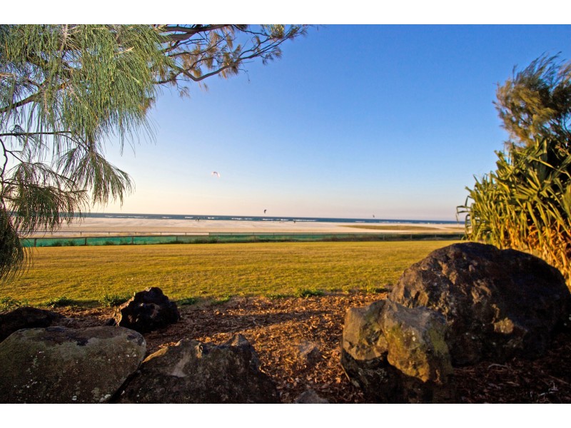 3 2 Haig Street, Kirra, Kirra QLD 4225