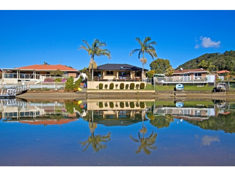 3 Captains Way, Banora Point NSW 2486