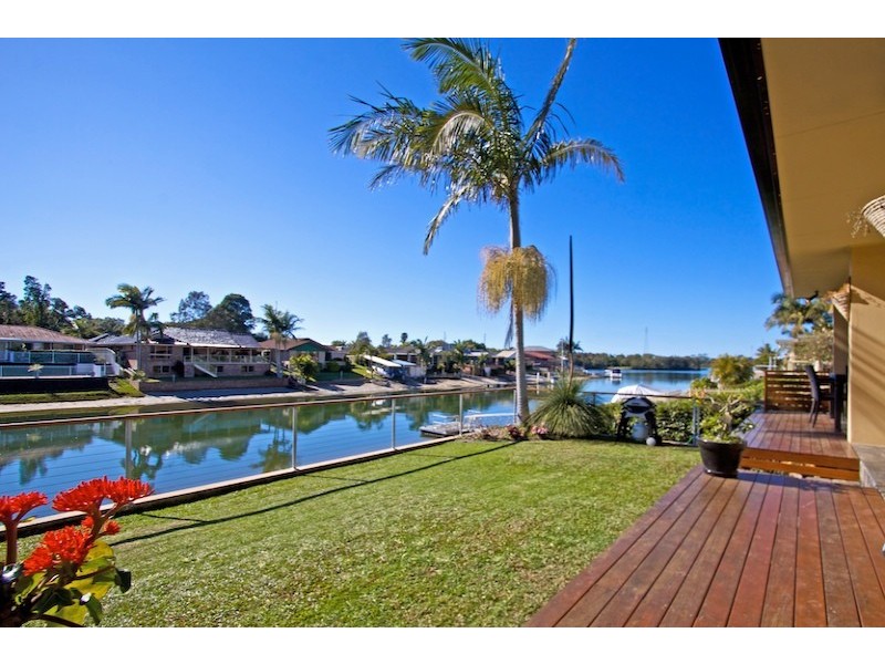 3 Captains Way, Banora Point NSW 2486