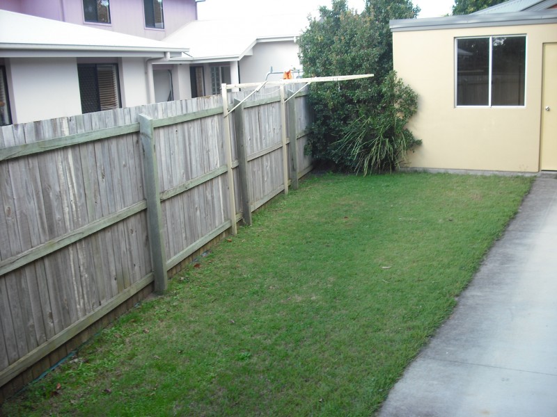 1/3  Gala Grove, Kirra QLD 4225