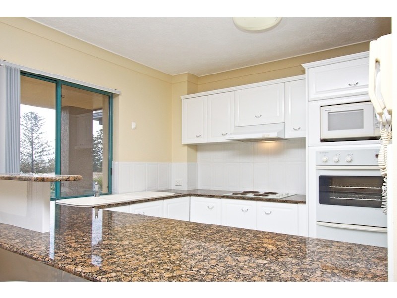 Unit 21 Pacific Place South 145 Golden Four Drive, Bilinga QLD 4225