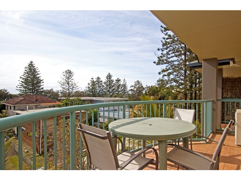 Unit 21 Pacific Place South 145 Golden Four Drive, Bilinga QLD 4225