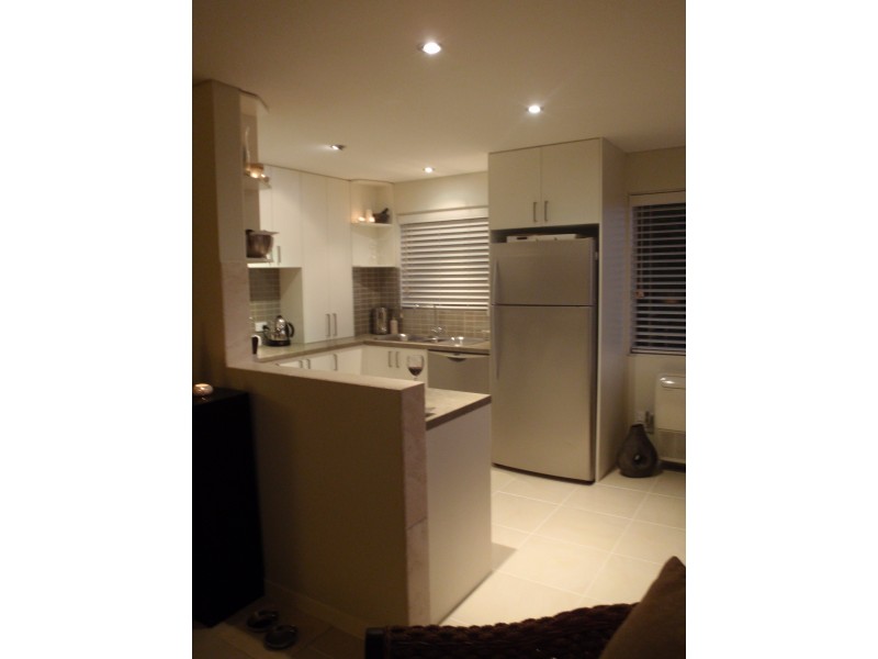 2/23 Tweed Street, Coolangatta QLD 4225