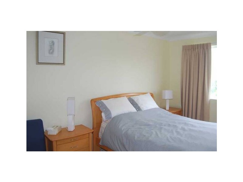 2 220 Pacific Parade, Bilinga QLD 4225