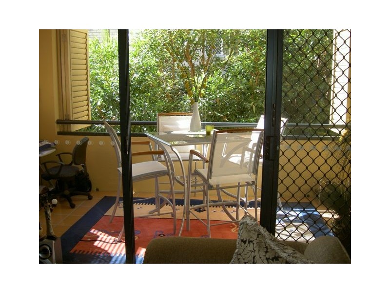 3/33 Dixon Street, Coolangatta QLD 4225