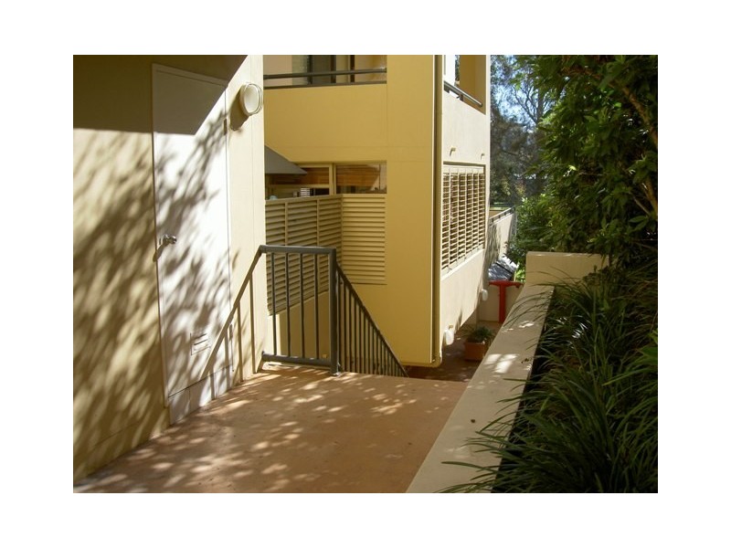 3/33 Dixon Street, Coolangatta QLD 4225