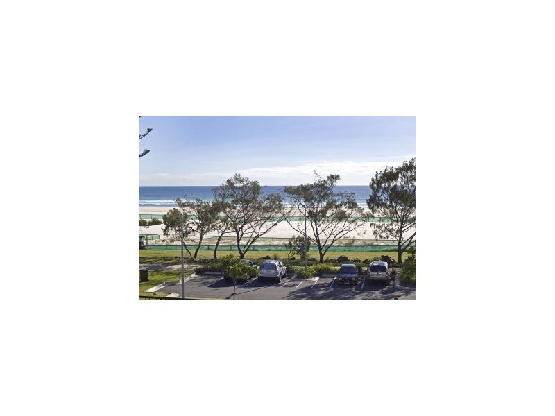 21 Centre Court, Kirra QLD 4225