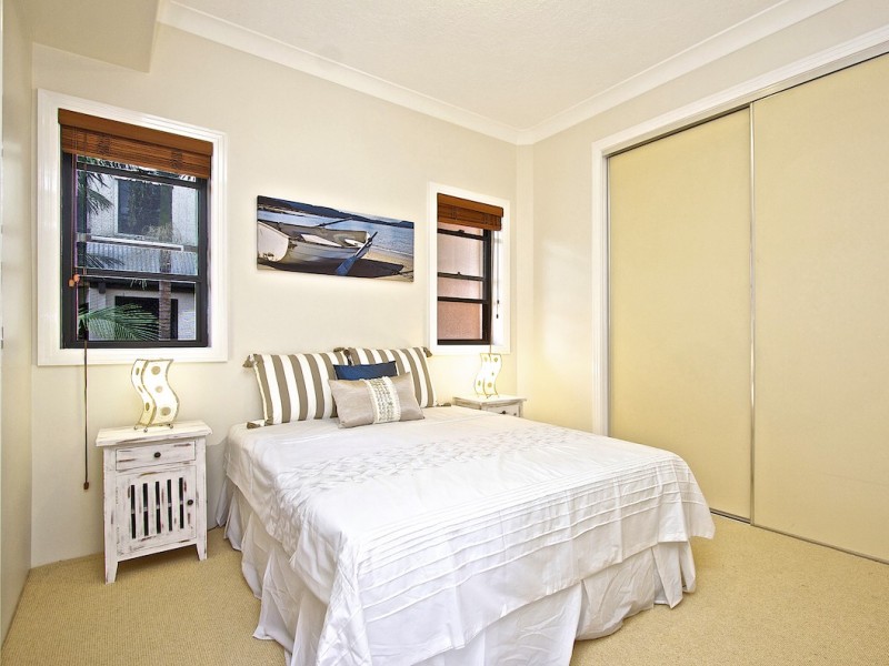 2 38 Tweed Street, Coolangatta QLD 4225