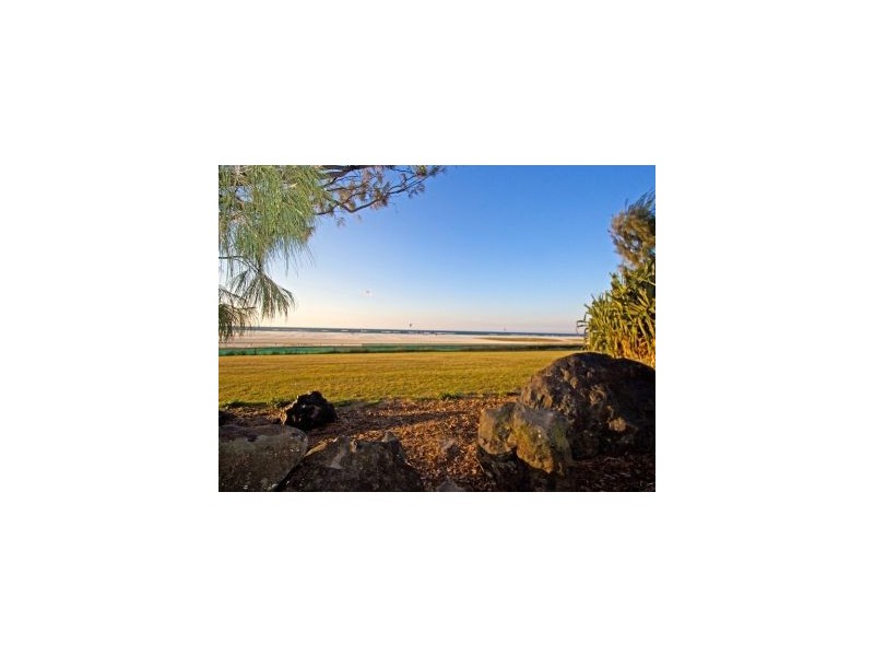 11 ‘Centre Court’ 34 Musgrave St, Kirra QLD 4225