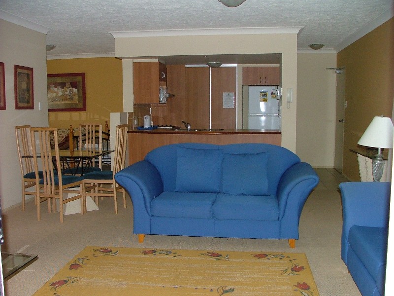 8/37 Golden Four Dr, Bilinga QLD 4225