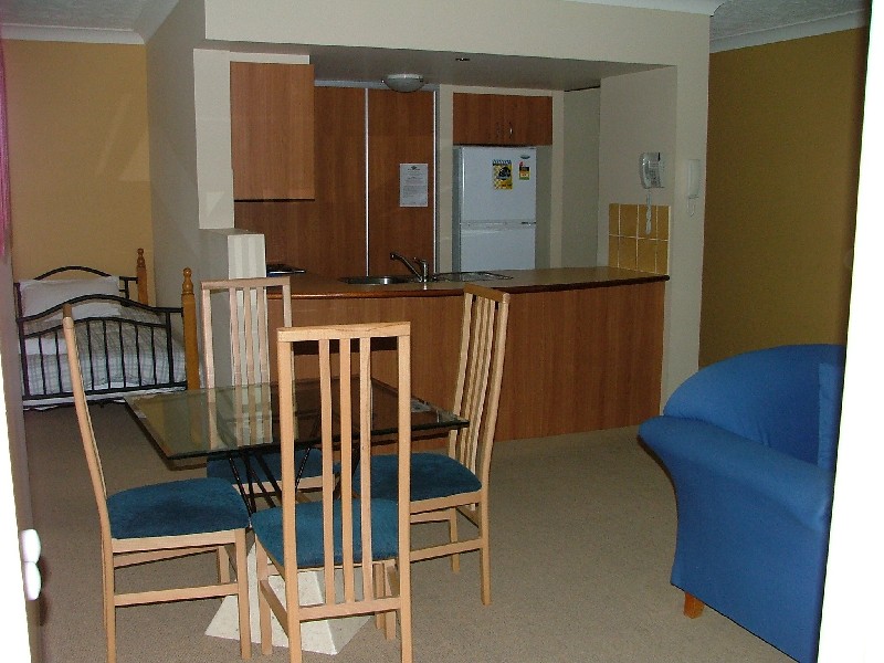 8/37 Golden Four Dr, Bilinga QLD 4225