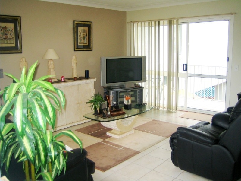 1/19 Glenayr Drive, Banora Point NSW 2486