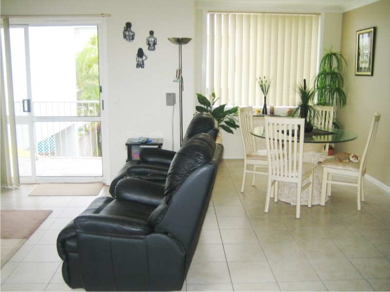 1/19 Glenayr Drive, Banora Point NSW 2486