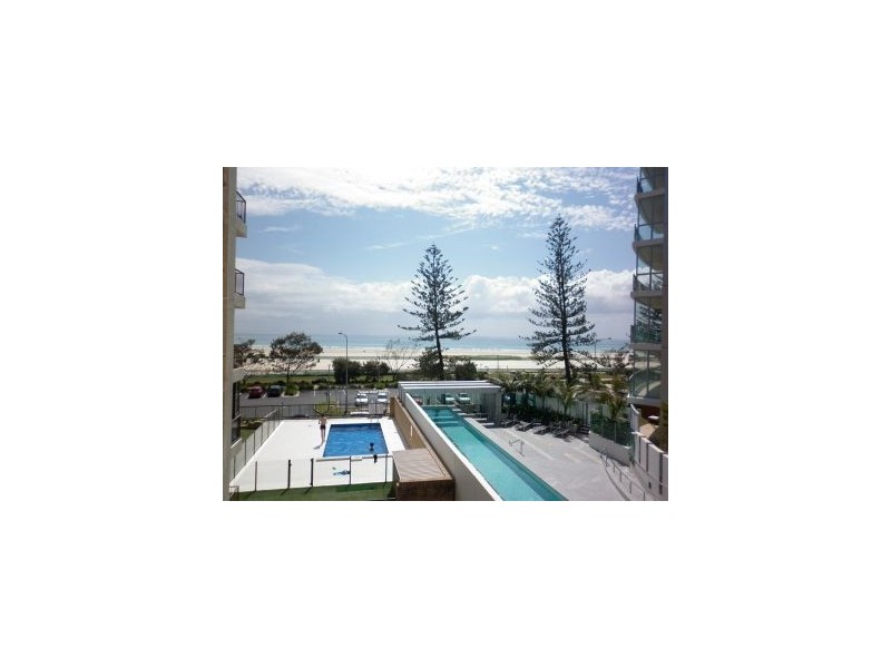 19 Centre Court, 34 Musgrave Street, Kirra QLD 4225