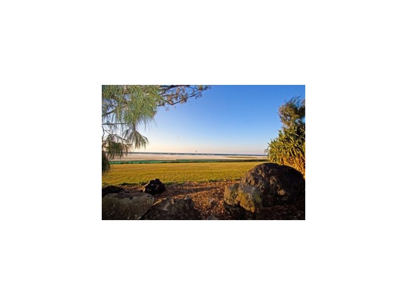 19 Centre Court, 34 Musgrave Street, Kirra QLD 4225