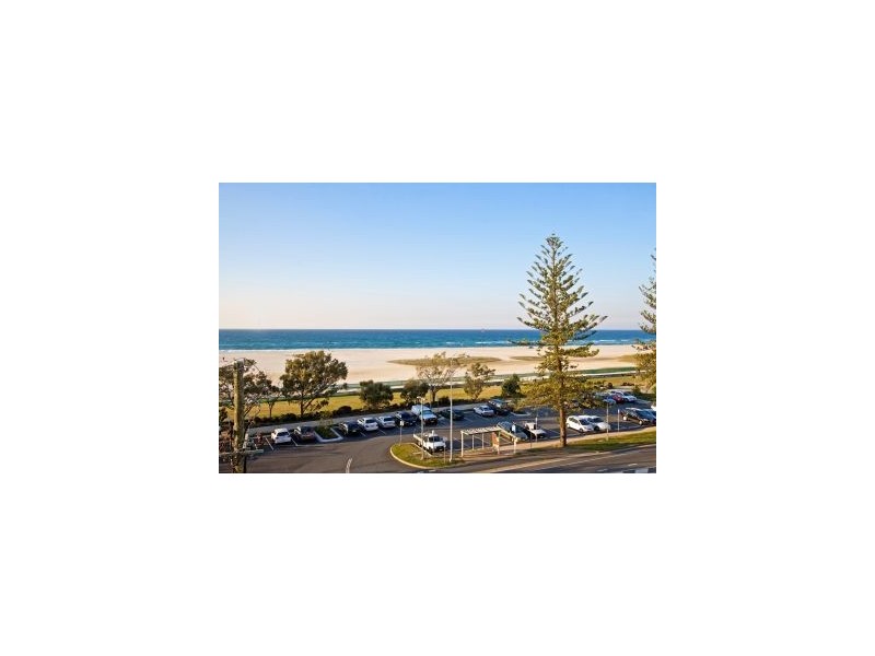 19 Centre Court, 34 Musgrave Street, Kirra QLD 4225