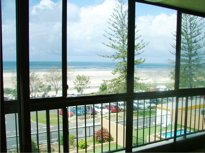 18/34 ‘Centre Court’, Musgrave Street, Kirra QLD 4225