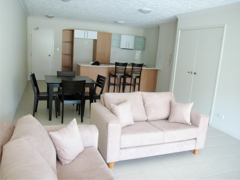 02/66 McLean Street, Coolangatta QLD 4225