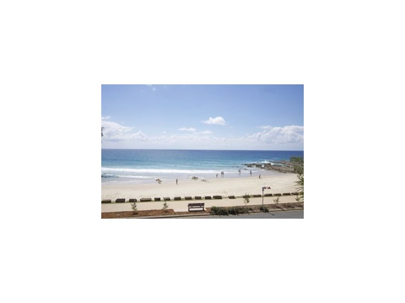 17 Petrie Street, Rainbow Bay QLD 4225
