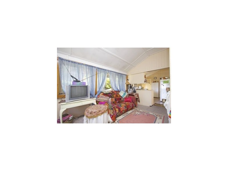 17 Petrie Street, Rainbow Bay QLD 4225