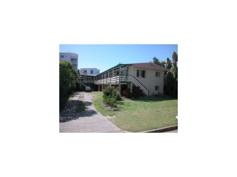 Unit 2 4 Johnston Street, Bilinga QLD 4225