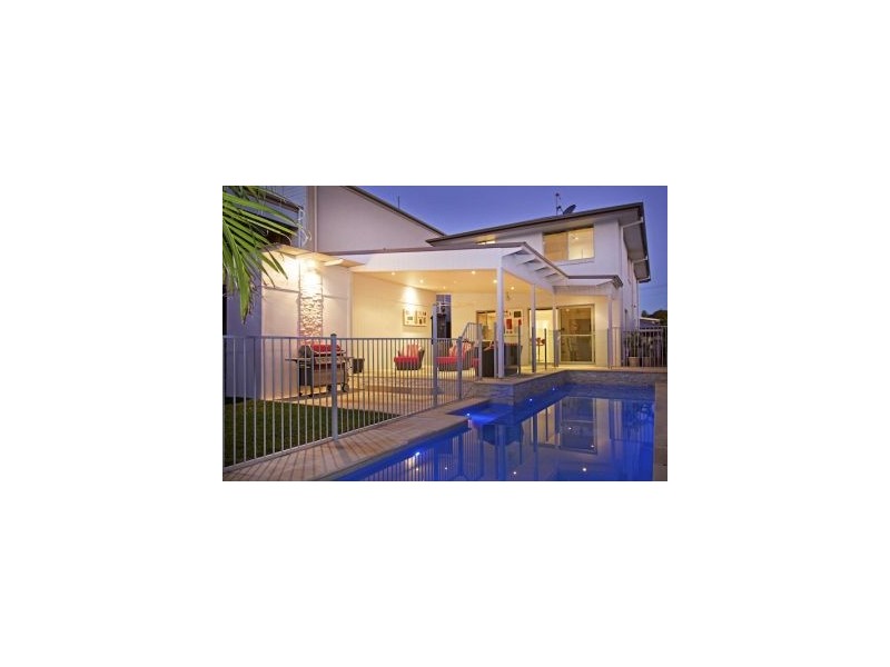 19 Twenty Seventh Avenue, Palm Beach QLD 4221