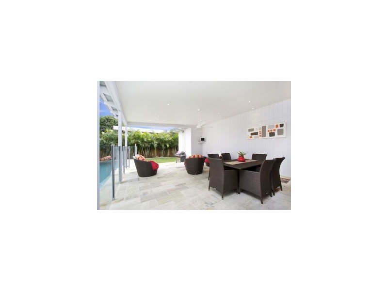 19 Twenty Seventh Avenue, Palm Beach QLD 4221