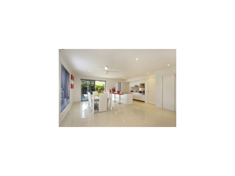 19 Twenty Seventh Avenue, Palm Beach QLD 4221
