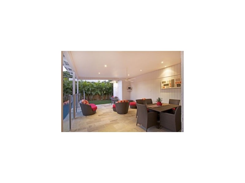 19 Twenty Seventh Avenue, Palm Beach QLD 4221