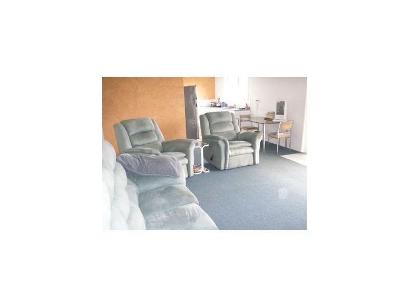 6 13 Churchill, Kirra QLD 4225