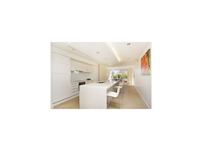 1/18 Hill Street, Rainbow Bay QLD 4225