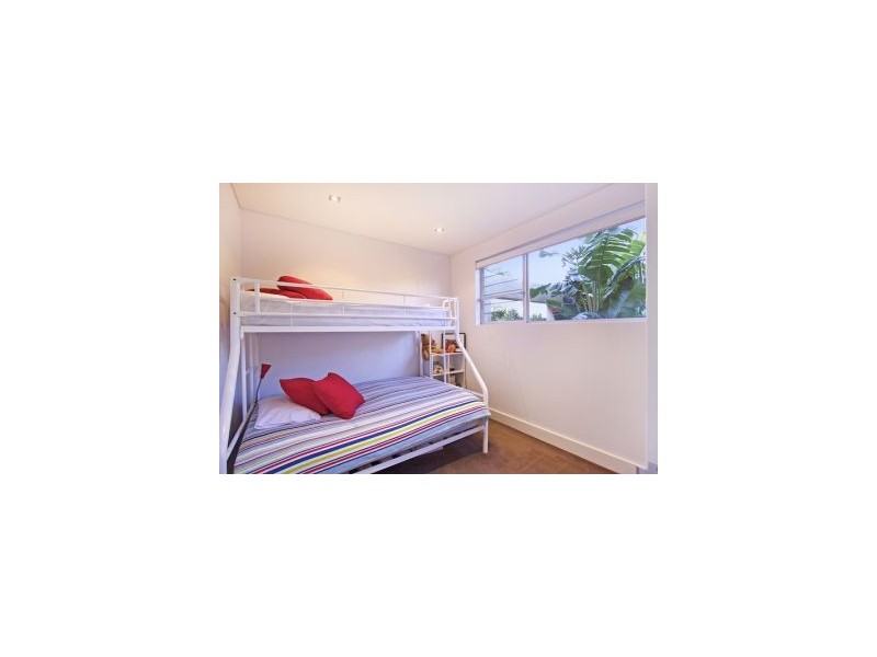 1/18 Hill Street, Rainbow Bay QLD 4225