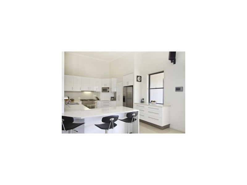 16 Daintree Close, Banora Point NSW 2486