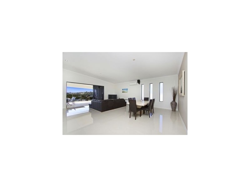 16 Daintree Close, Banora Point NSW 2486