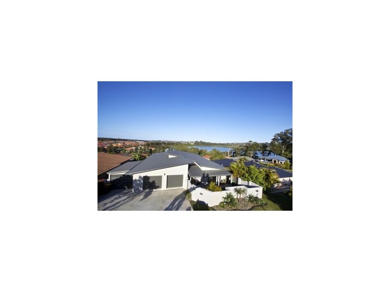 16 Daintree Close, Banora Point NSW 2486