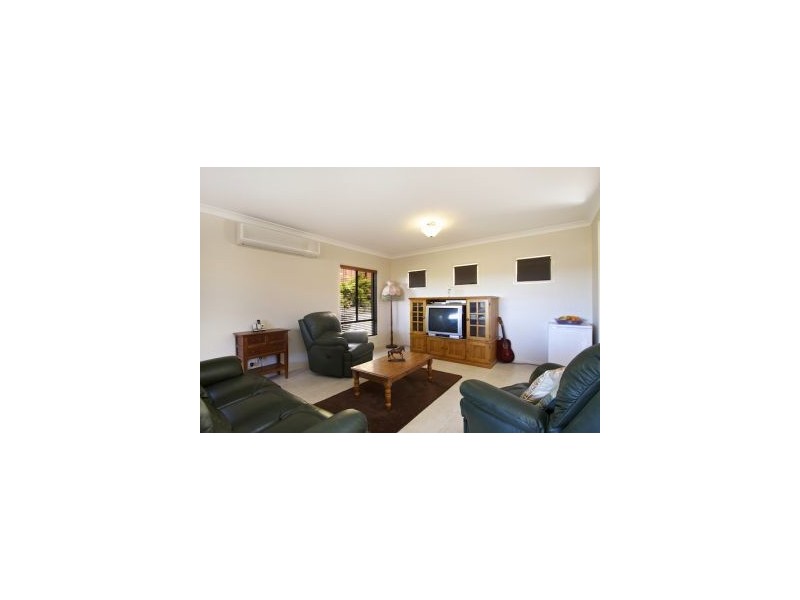 81 Botanical Cct, Banora Point NSW 2486