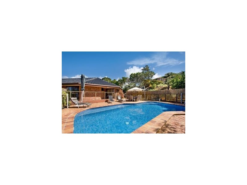 8 The Parapet, Banora Point NSW 2486