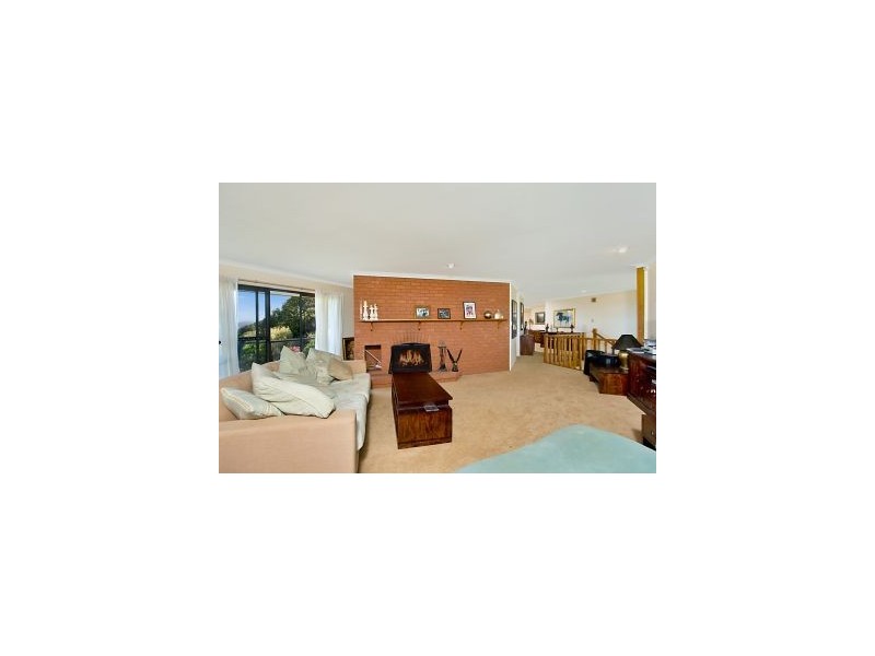 8 The Parapet, Banora Point NSW 2486