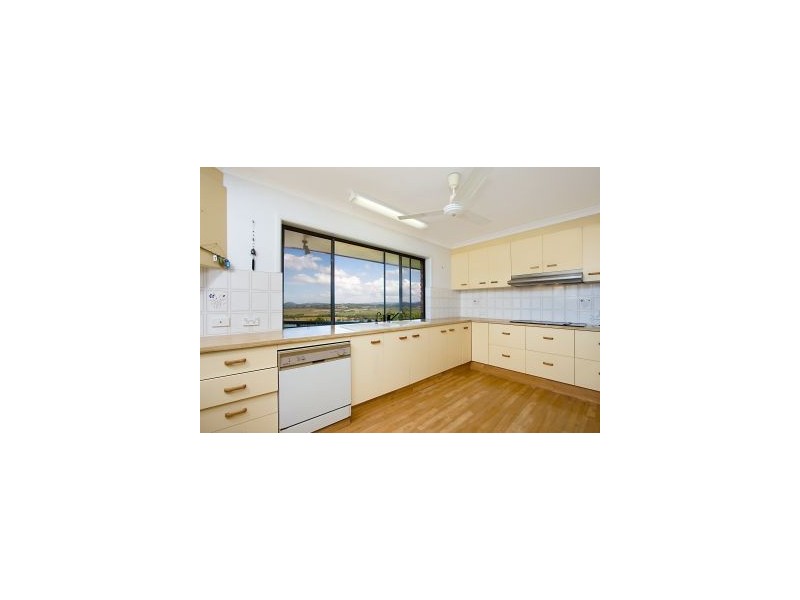 8 The Parapet, Banora Point NSW 2486