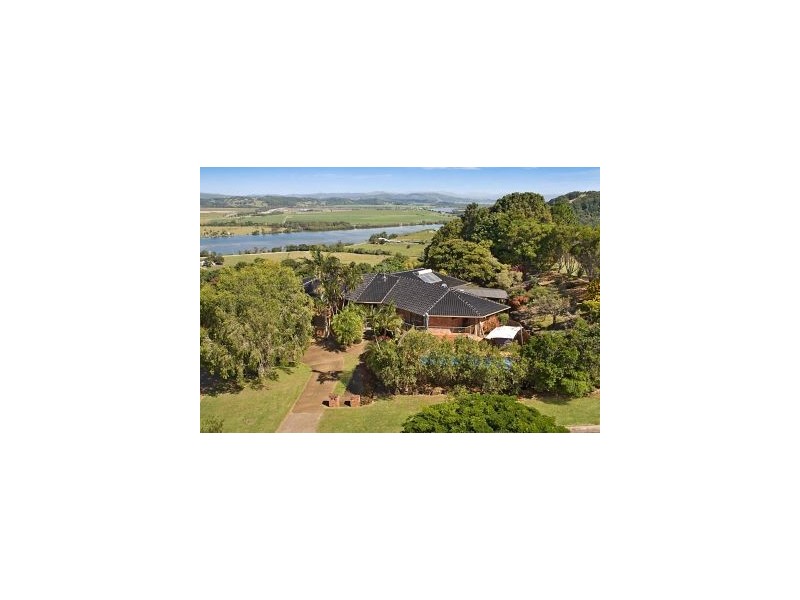 8 The Parapet, Banora Point NSW 2486